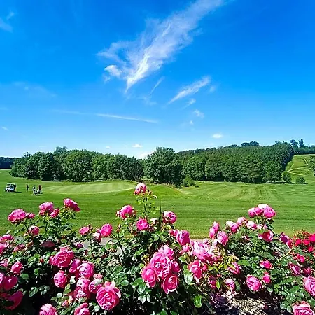 Golf Hotel